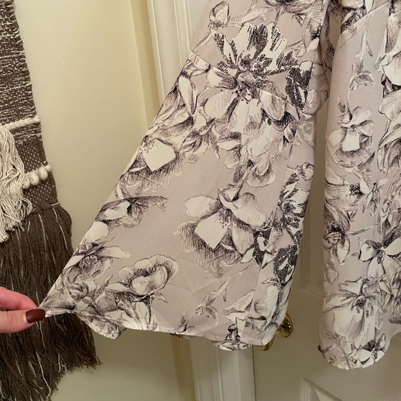 Flared Floral Blouse - Picture 3 of 4